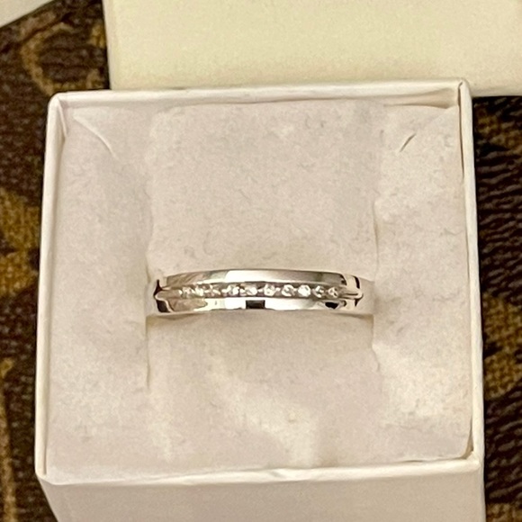 Diamond Gold Ring - Picture 4 of 8